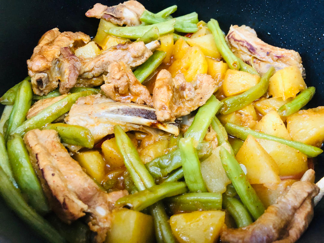 硬菜代表--排骨炖豆角土豆（豆角焖面胚子）