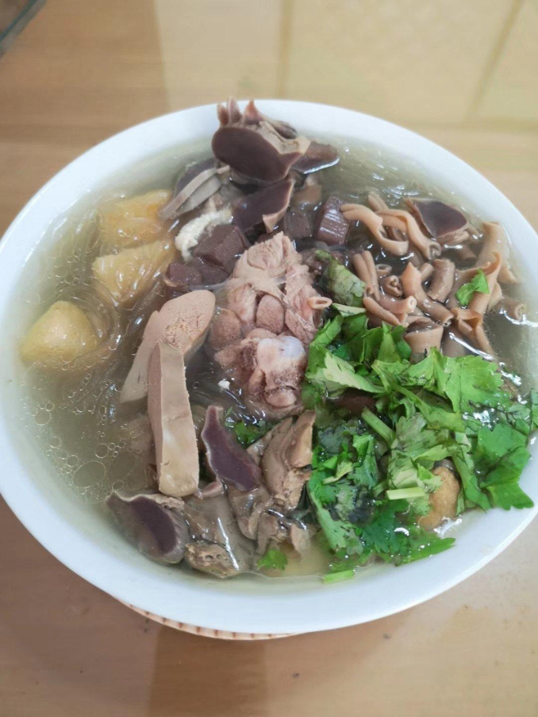 南京鸭血粉丝汤