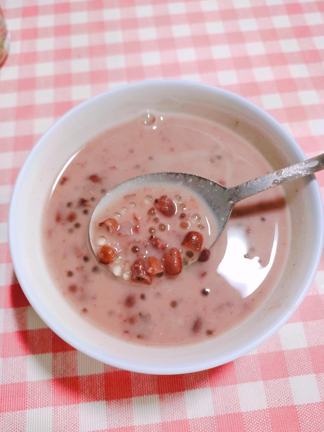 椰汁红豆西米露