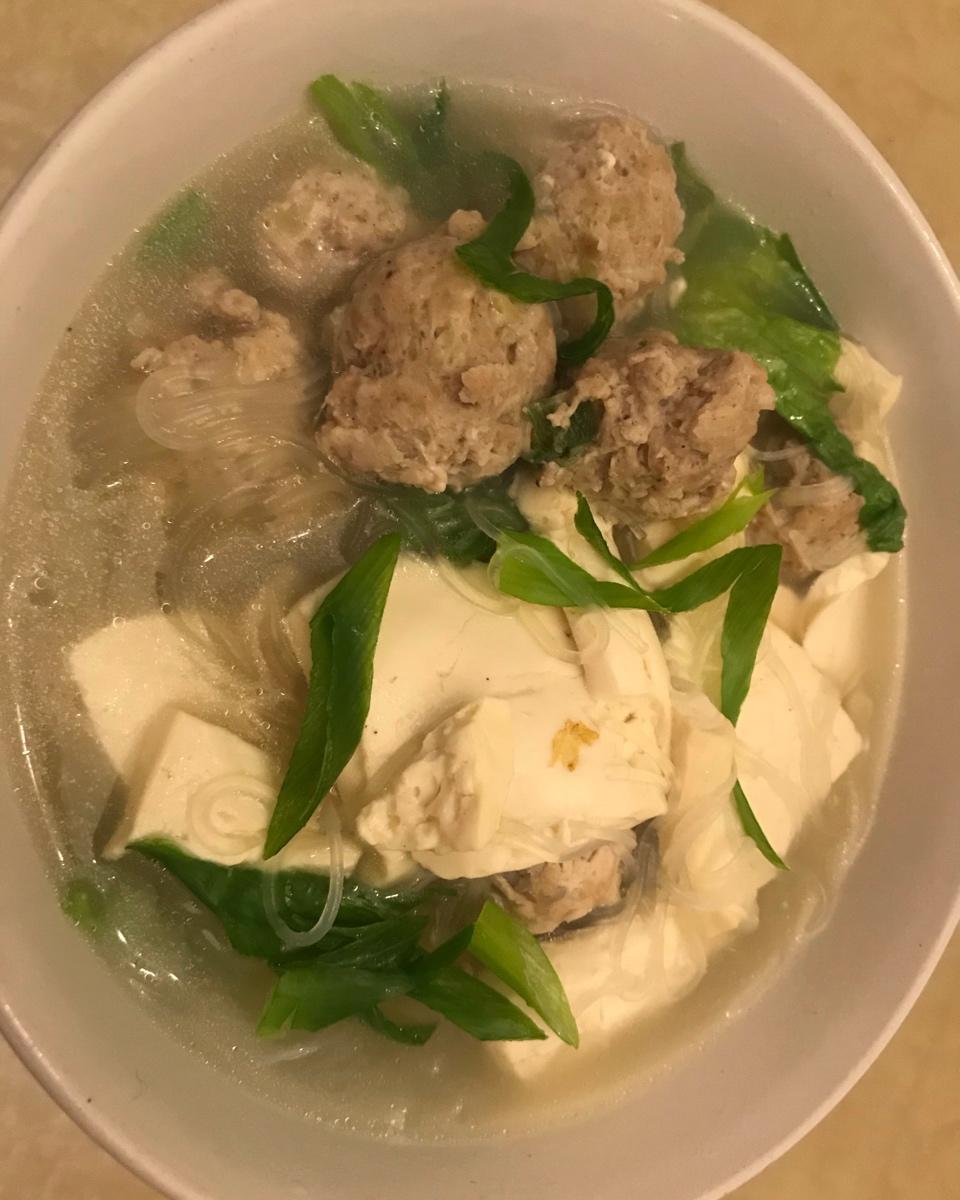 鸡肉丸子青菜汤