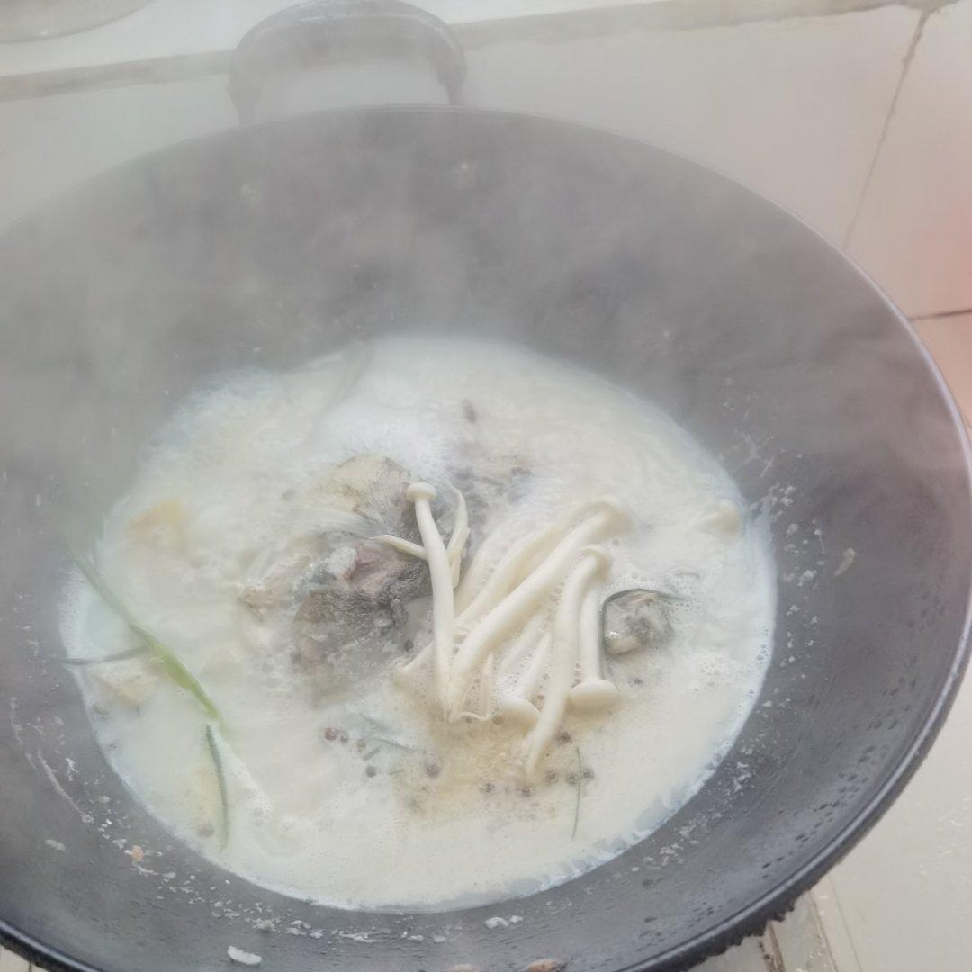 鱼头豆腐汤