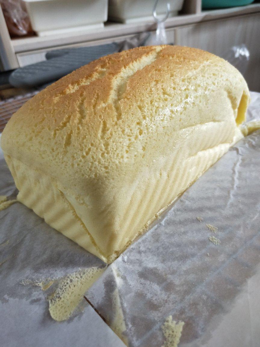 堪比柯基屁股
爆浆芝士🧀古早蛋糕