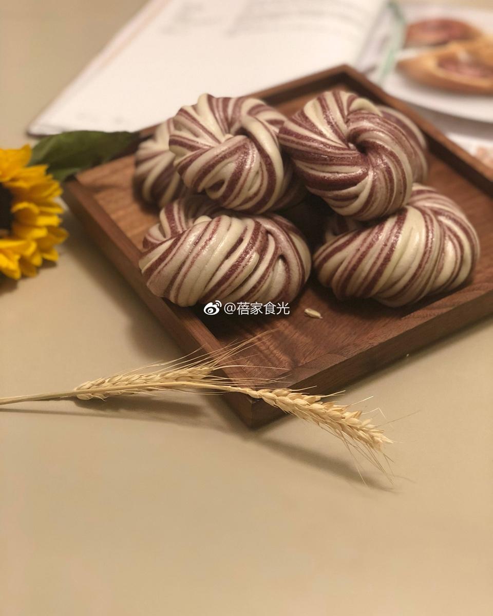 紫米双色花卷