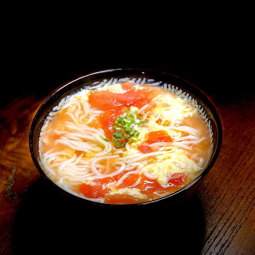鹏妈在奔跑做的西红柿鸡蛋面(挂面)