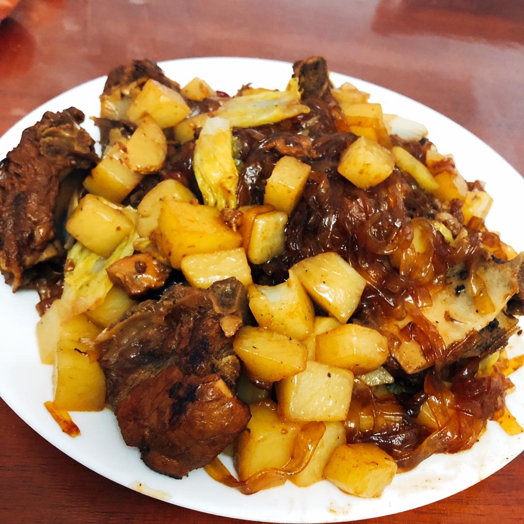 红烧排骨炖豆角土豆