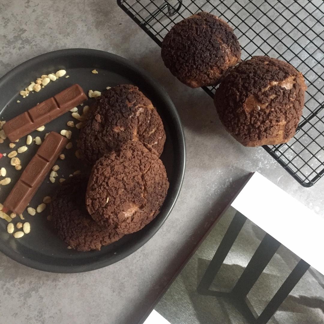 巧克力酥皮泡芙