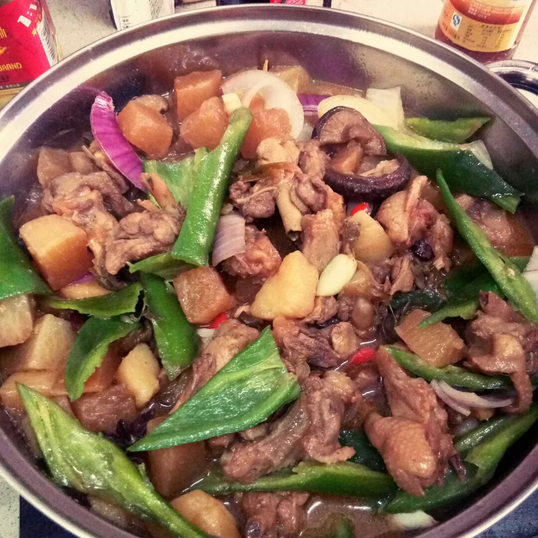 子姜焖鸭煲