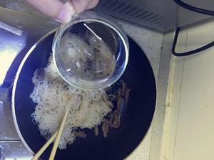 牛肉鸡蛋炒米丝的做法 步骤8
