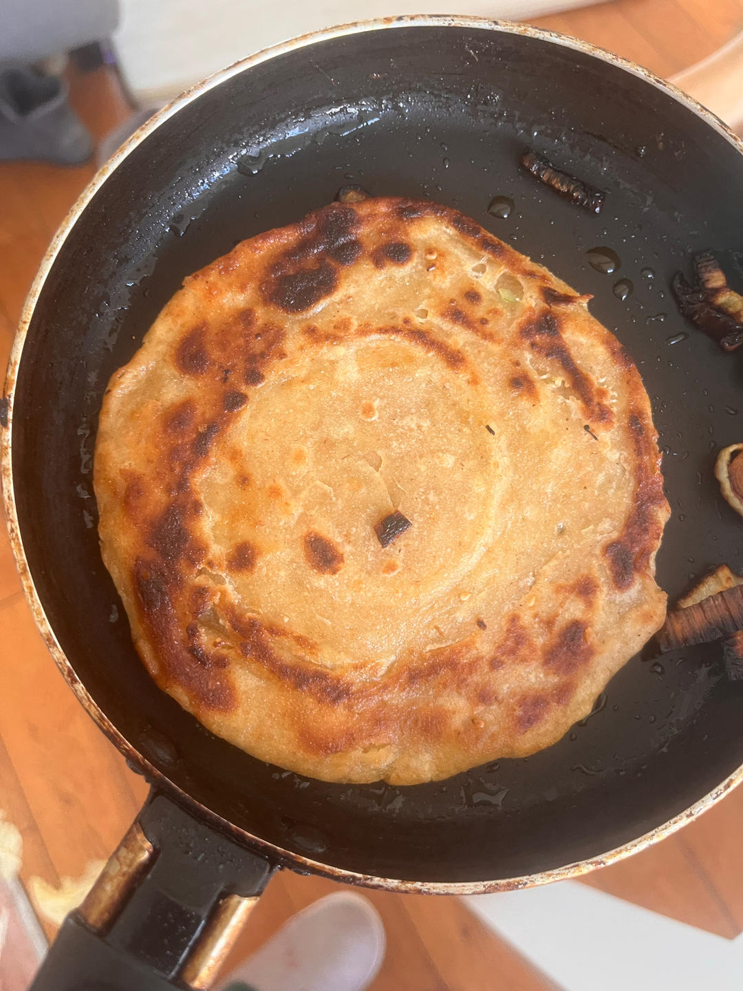 家常葱油饼 柔软多层 凉了也不硬 附细节视频详解