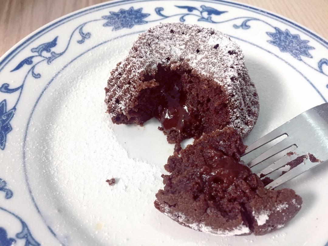 怎么烤都会爆浆的甘纳许熔岩蛋糕