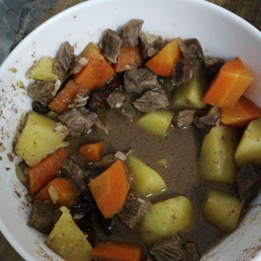 红萝卜土豆炖牛肉