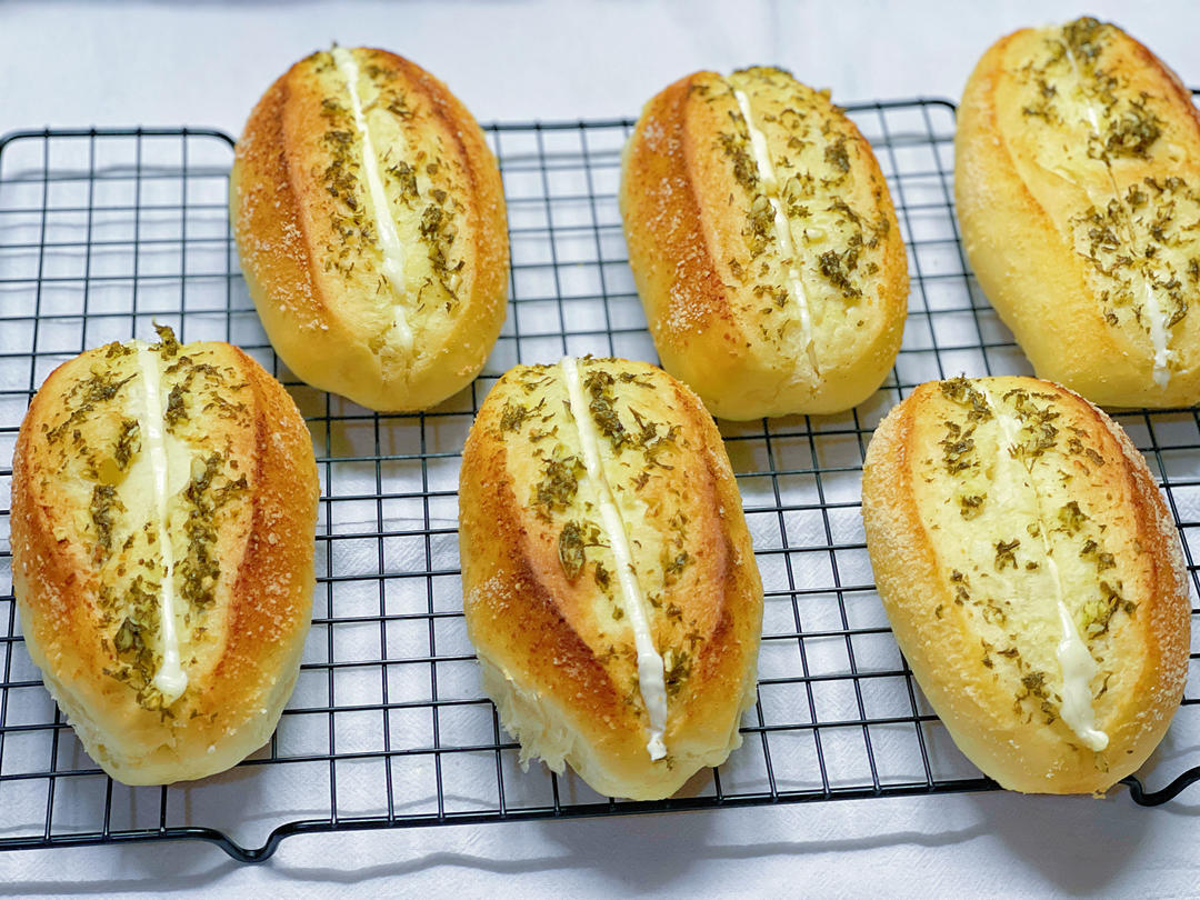 黄金芝士蒜香法式软面包｜芝香浓郁