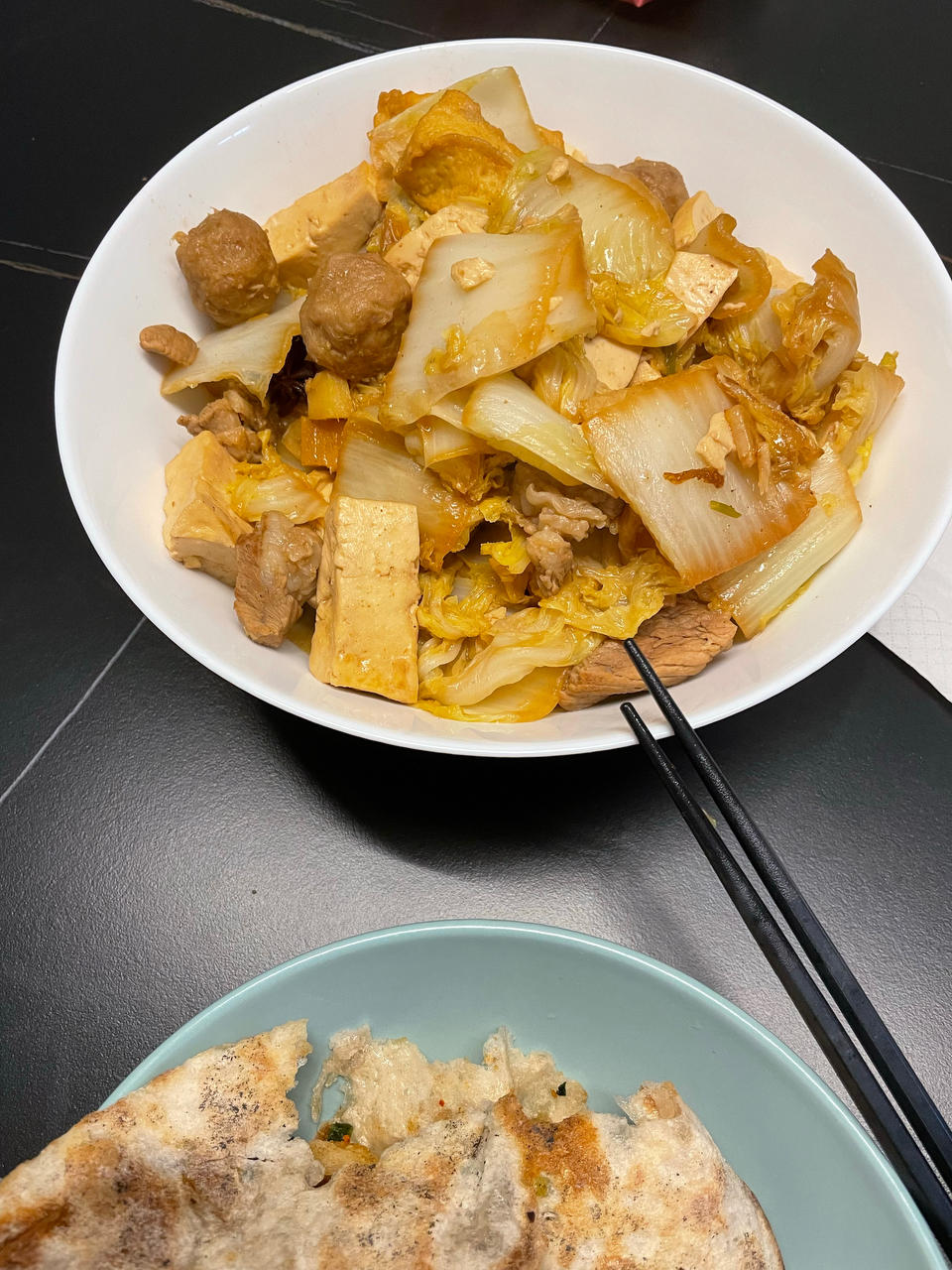 家常白菜炖粉条加豆腐泡