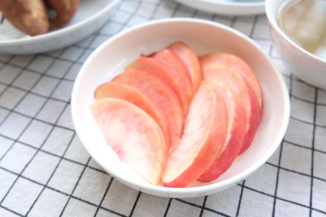 桃子的朴素吃法（桃子加盐）