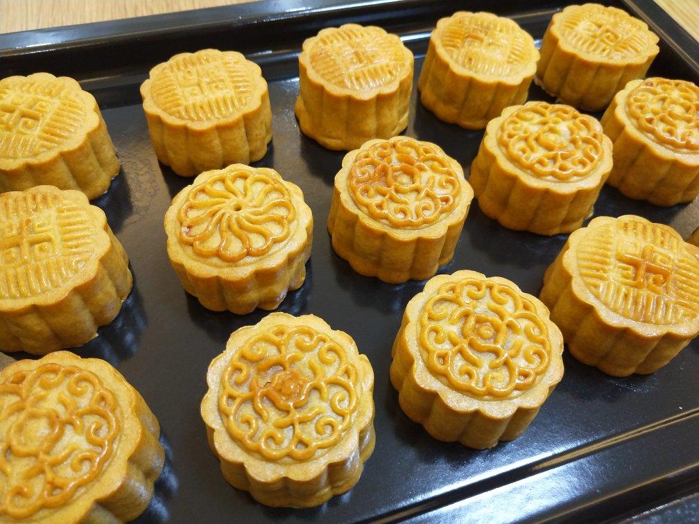 广式月饼——蛋黄莲蓉月饼
