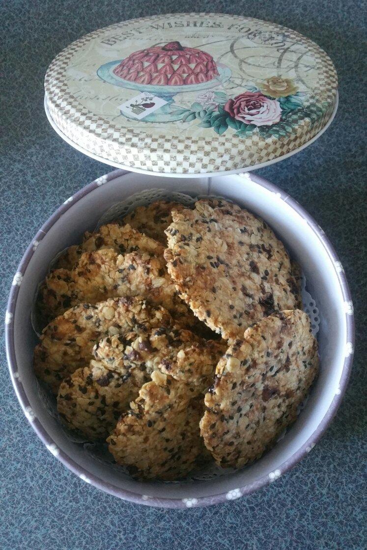 素食:有机燕麦芝麻大饼干