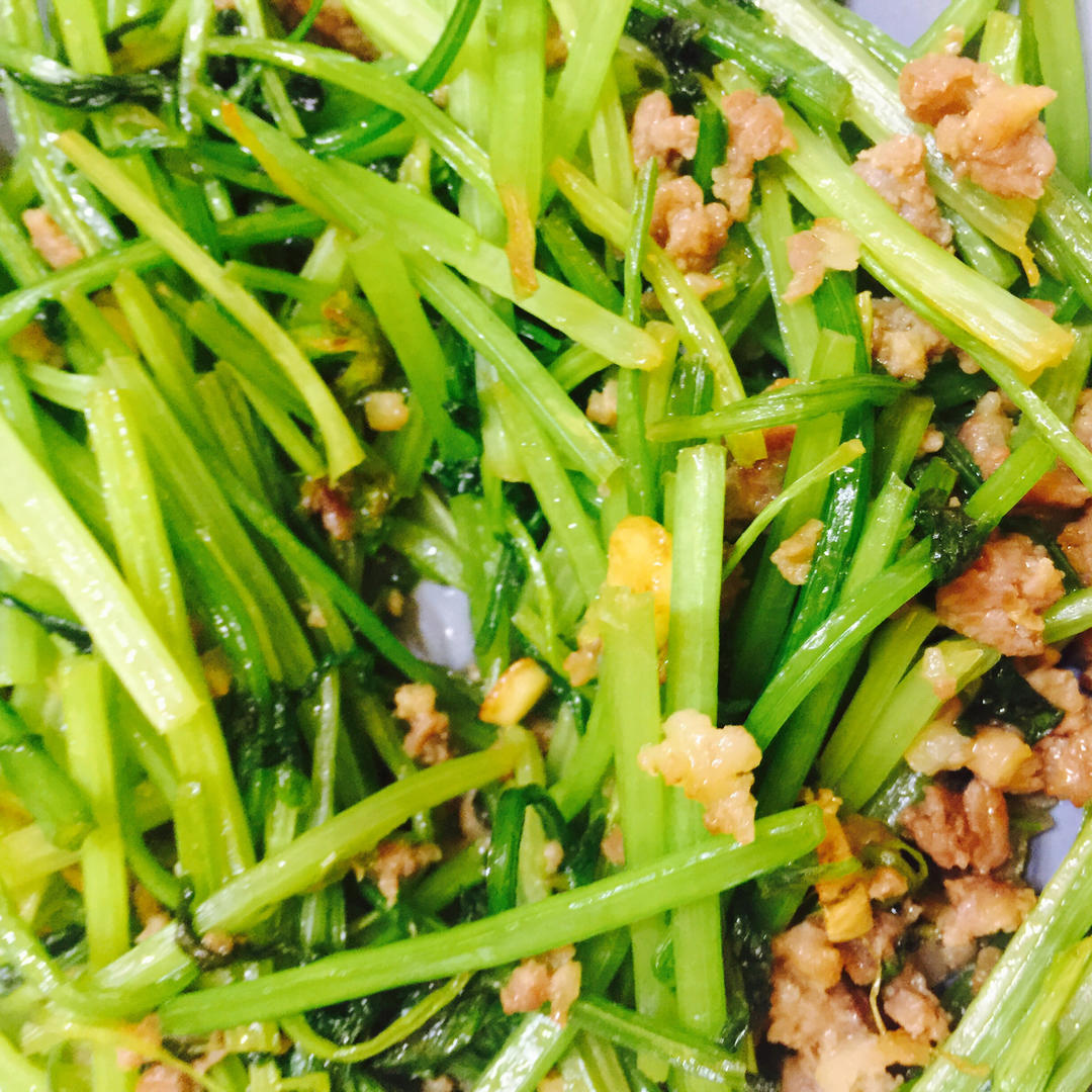芹菜炒肉末