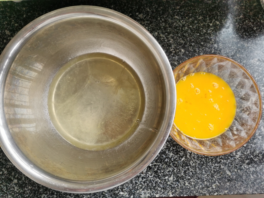 新手肉松小贝              （附快速后蛋法蛋糕胚）的做法 步骤1