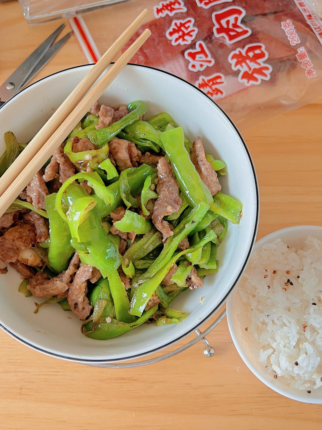 厨师长教你：“青椒牛肉丝”的家常做法，家乡的味道，先收藏了