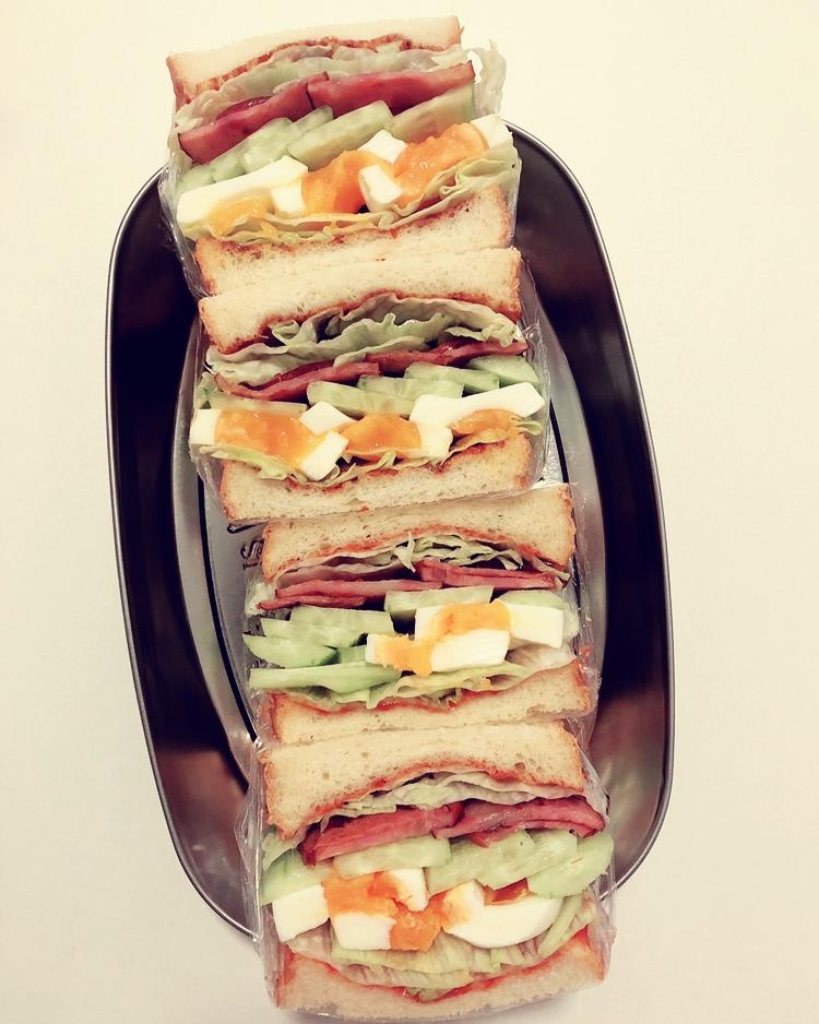 如何做超厚的沼三明治~详细tip！牛油果鸡蛋午餐肉三明治~