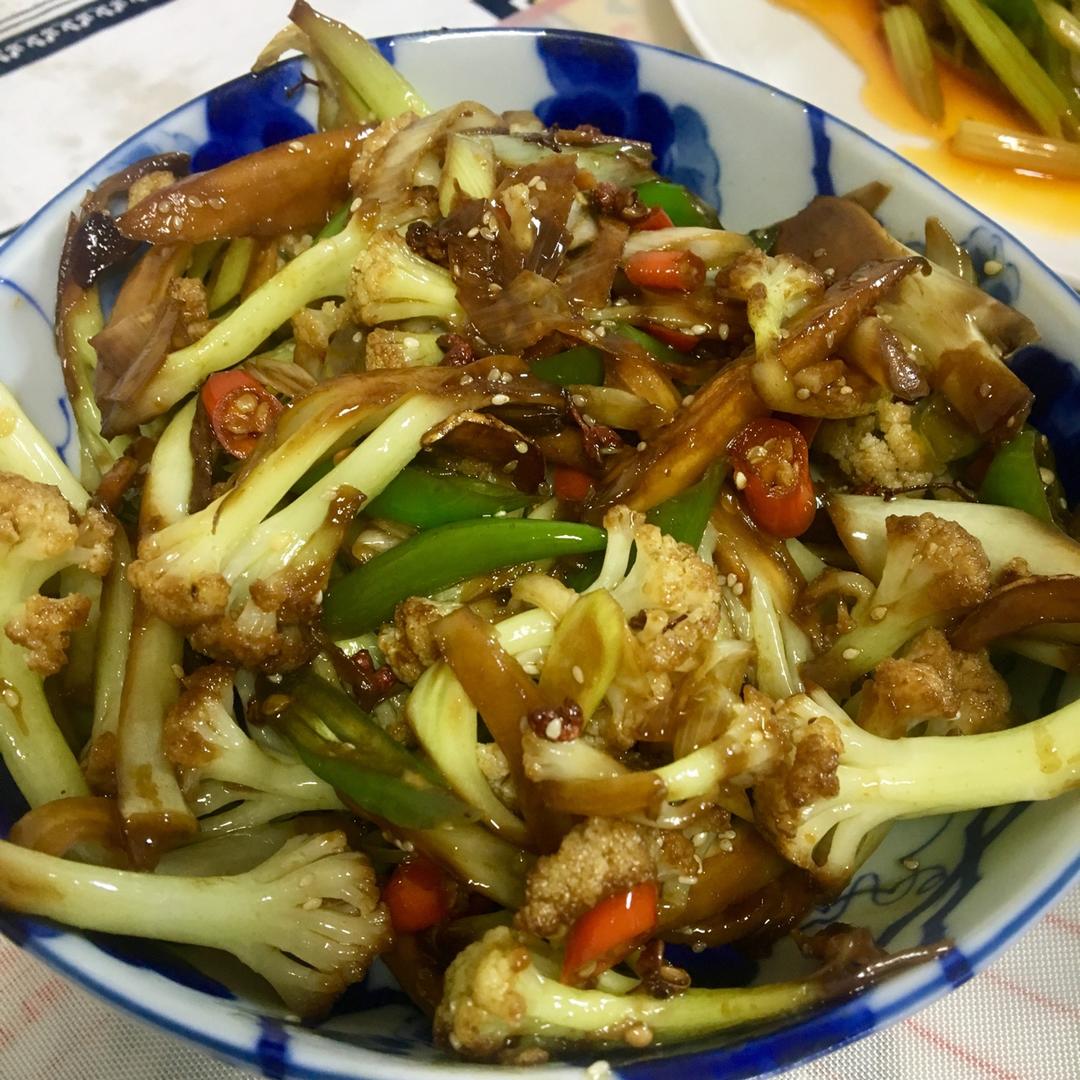 老丁的私房菜-干锅花菜