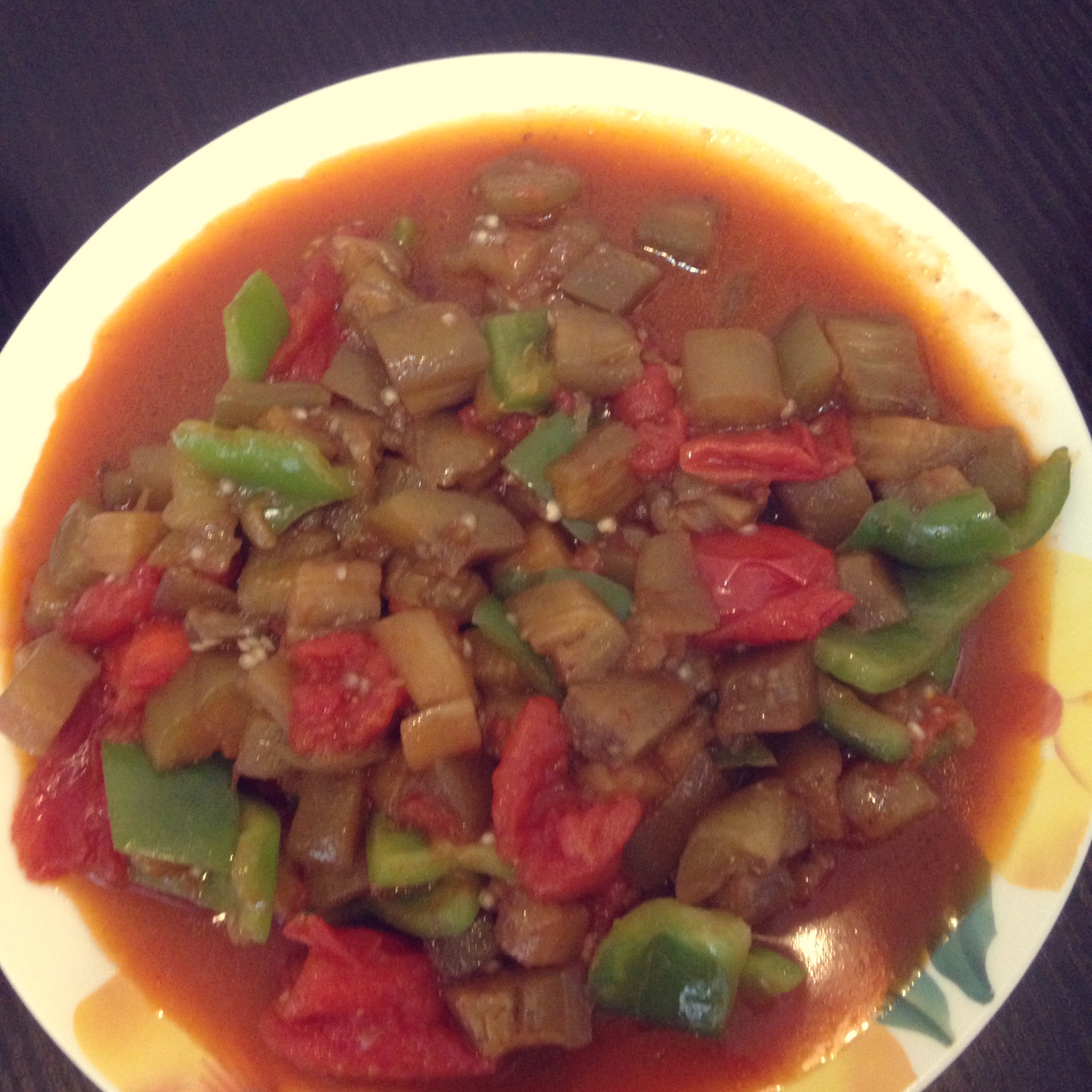 西红柿尖椒炒茄子