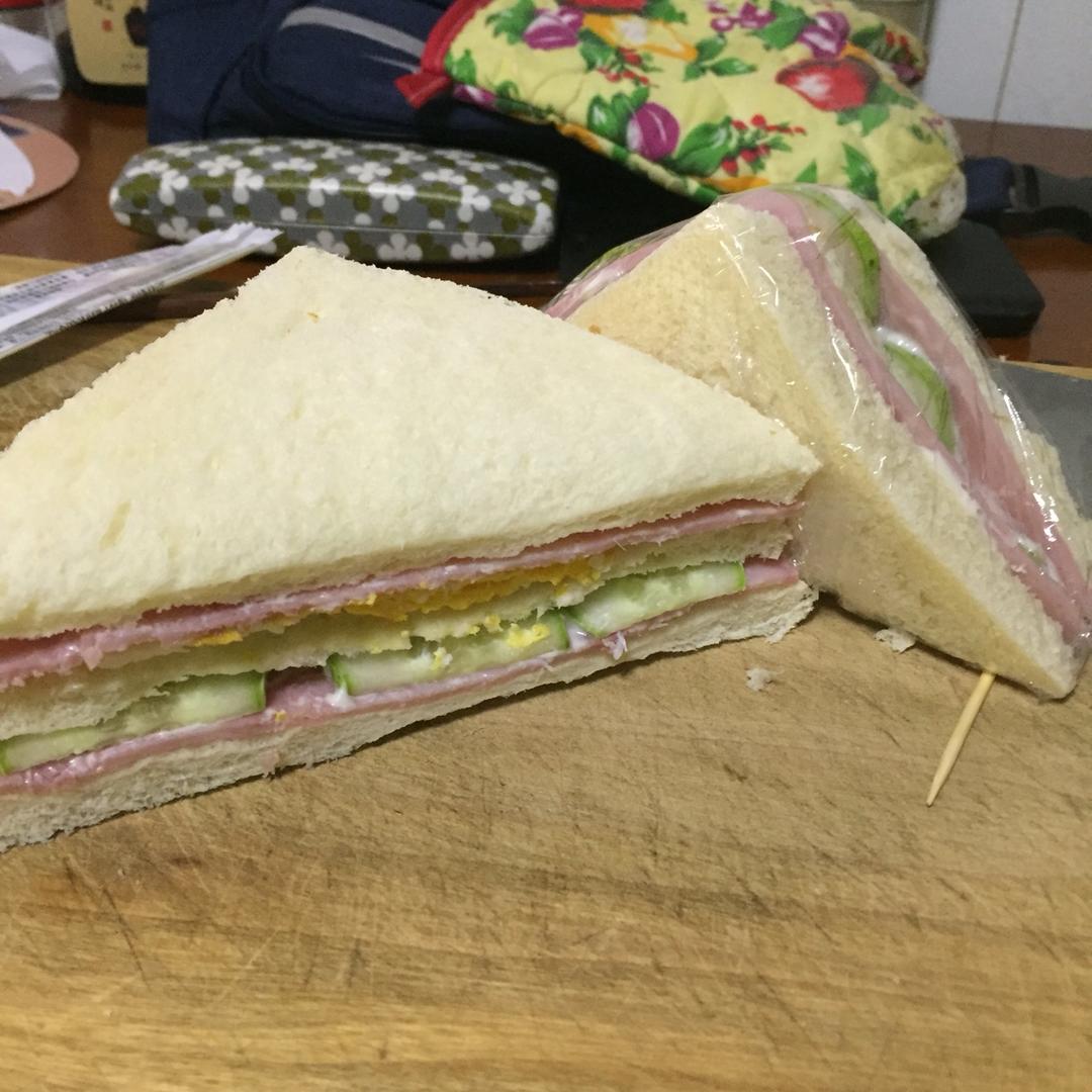 火腿芝士蛋三文治