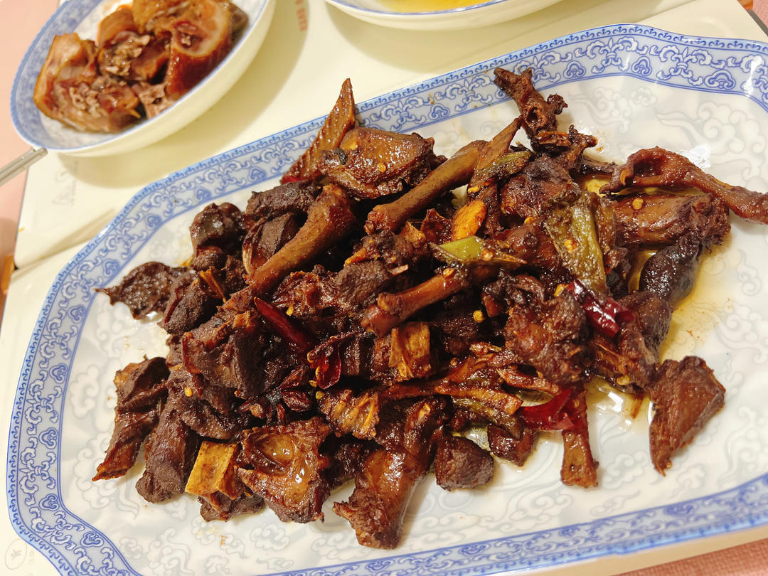 年夜饭硬菜——红烧乳鸽