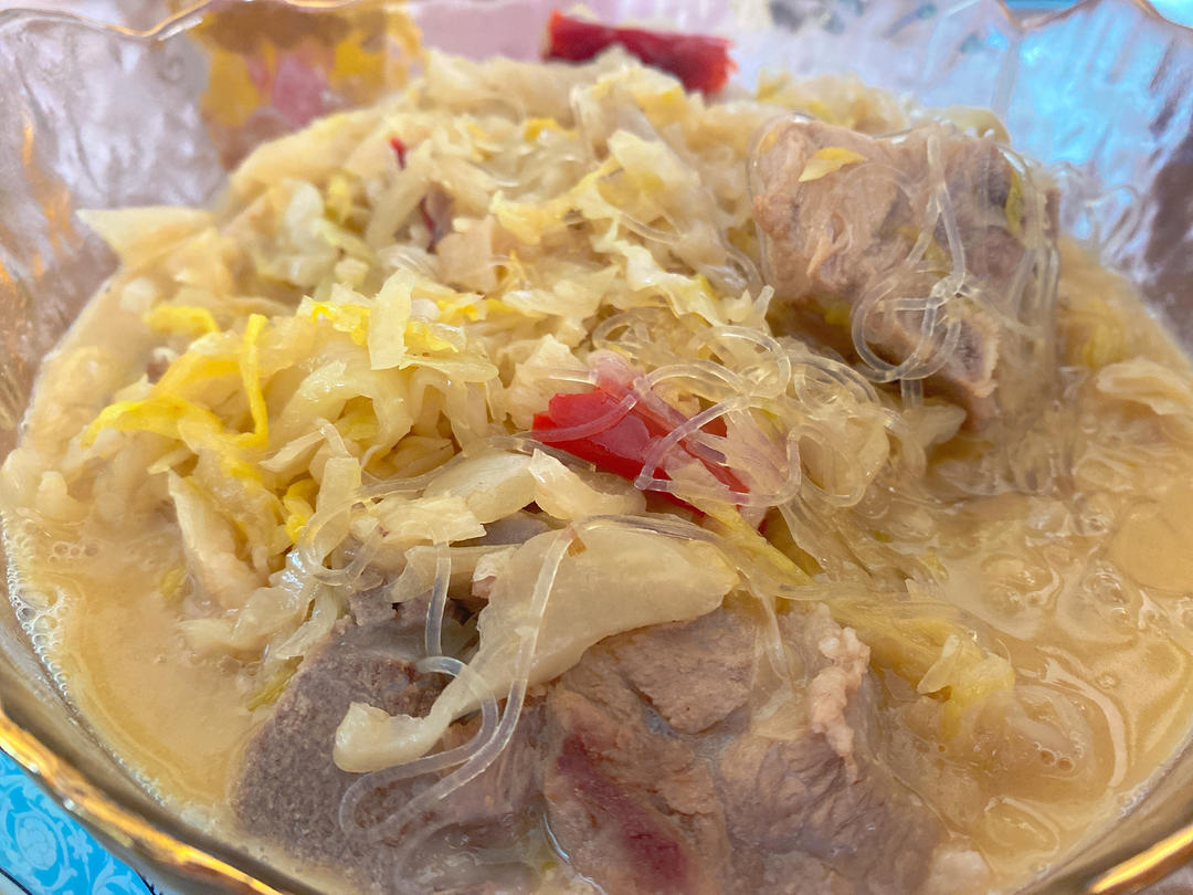 东北酸菜炖排骨