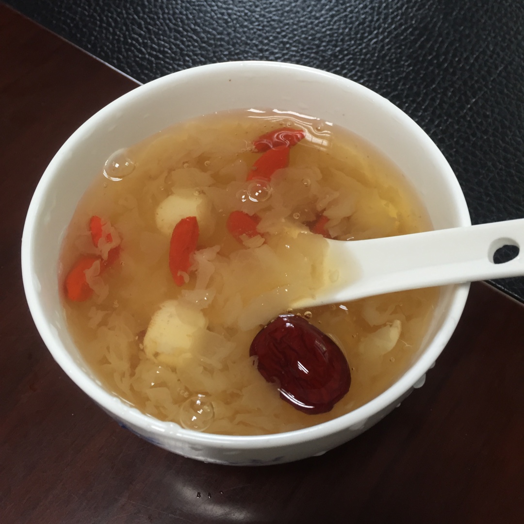 梦精灵_ds1w做的红枣银耳莲子羹
