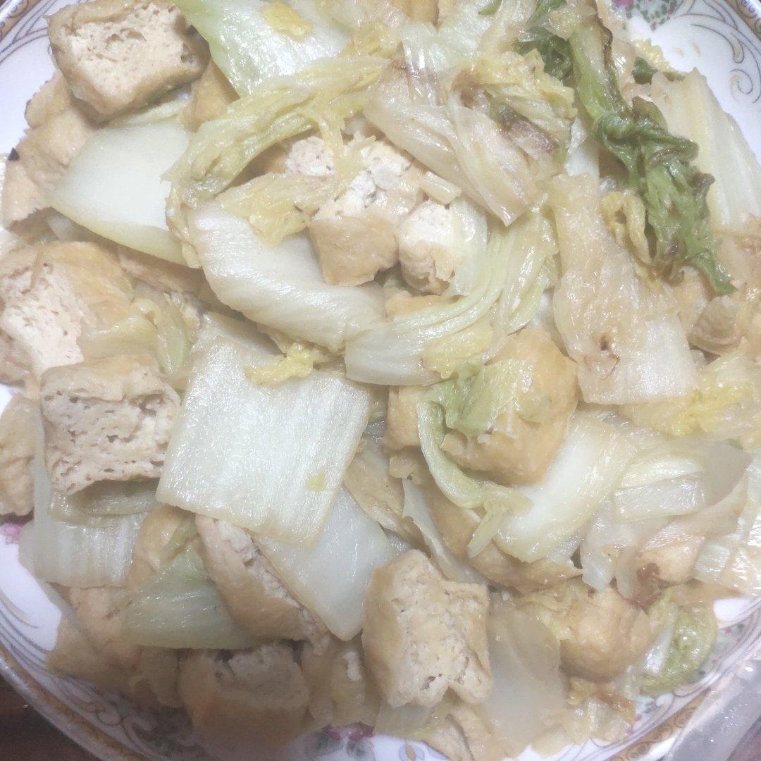 好吃到连汤汁都不剩的白菜焖豆泡，给肉都不换