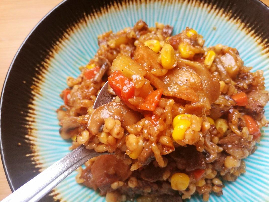 腊味果蔬闷饭