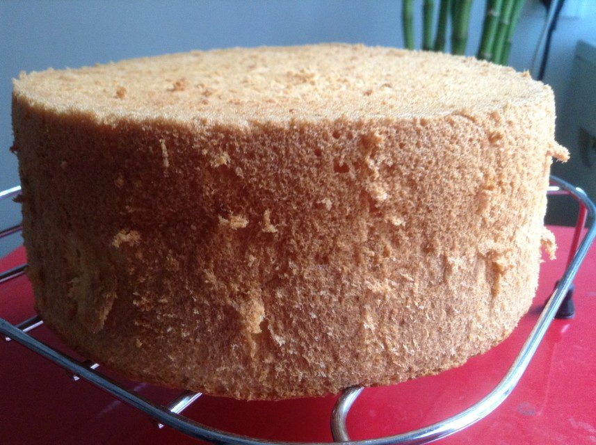 超简单完美戚风蛋糕（6寸2蛋）附打发、翻拌、脱模视频