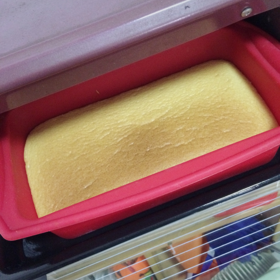 《Tinrry下午茶》教你做基础原味蛋糕卷