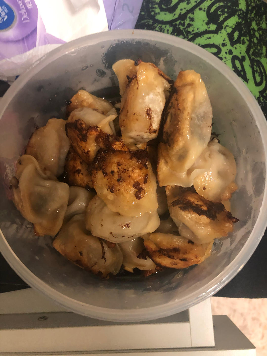 冰箱冷冻水饺做煎饺