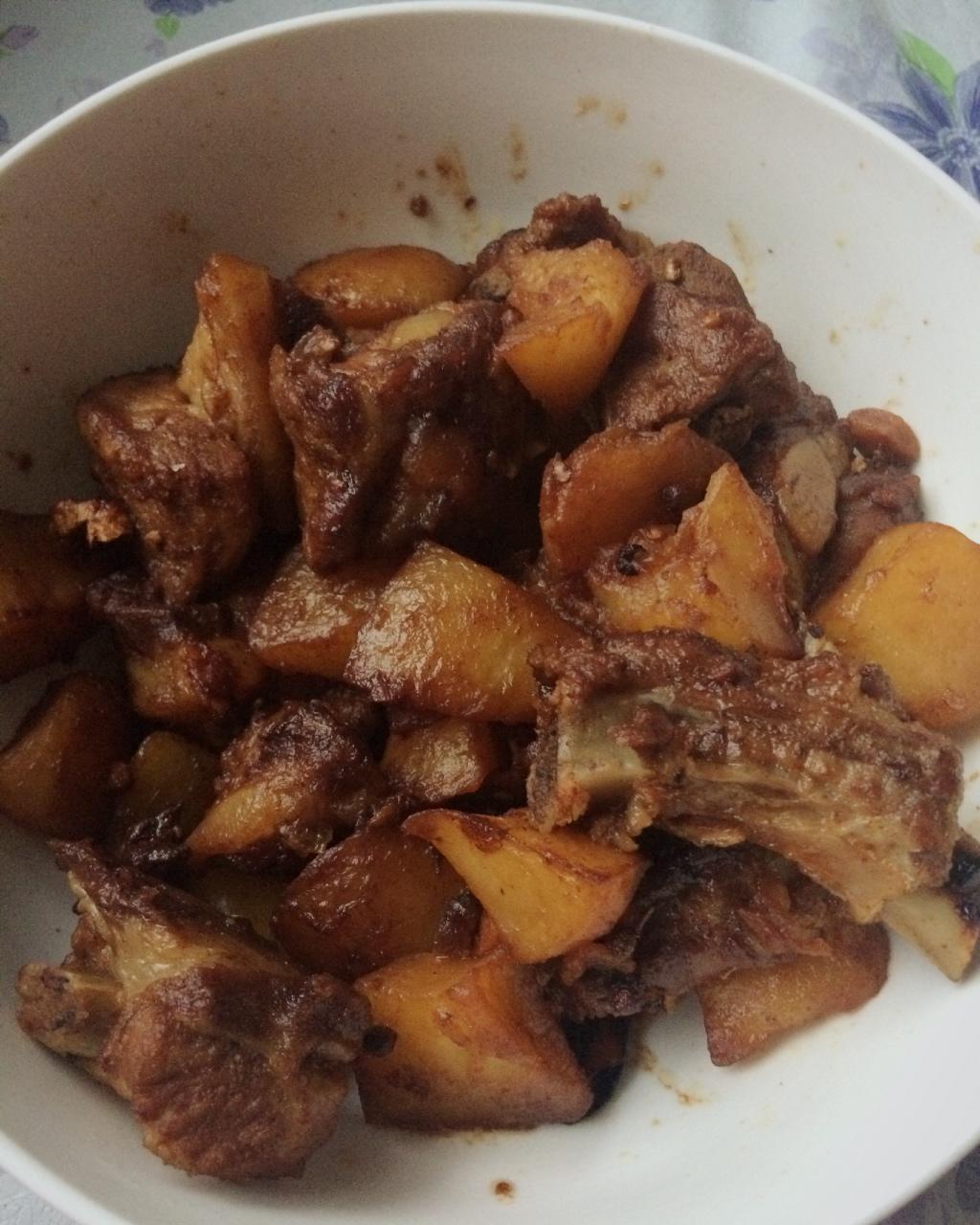 土豆烧排骨