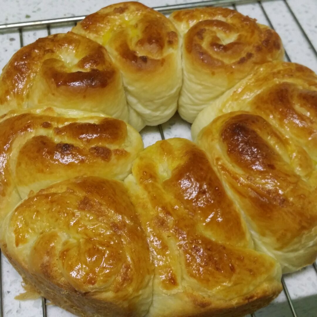 椰蓉花环面包