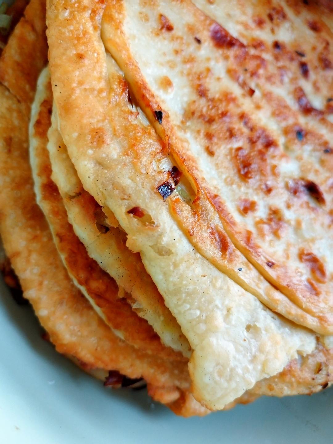 超级简单易学的～葱油饼