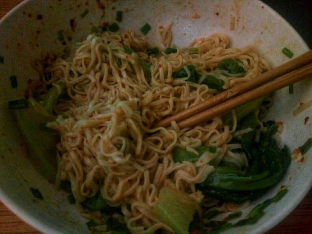 香惨了的油泼面