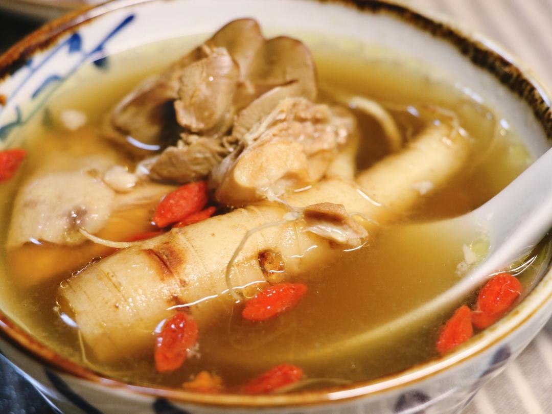 午后的美酱做的鲜人参鸡汤(食法与保存)
