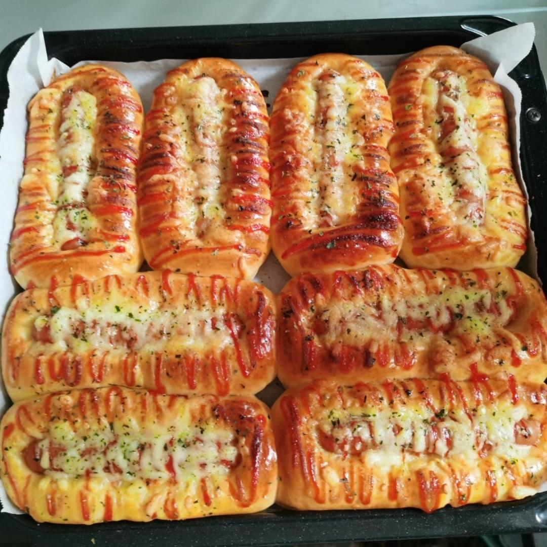 一个面团撑起一家店的台式面包—香肠面包