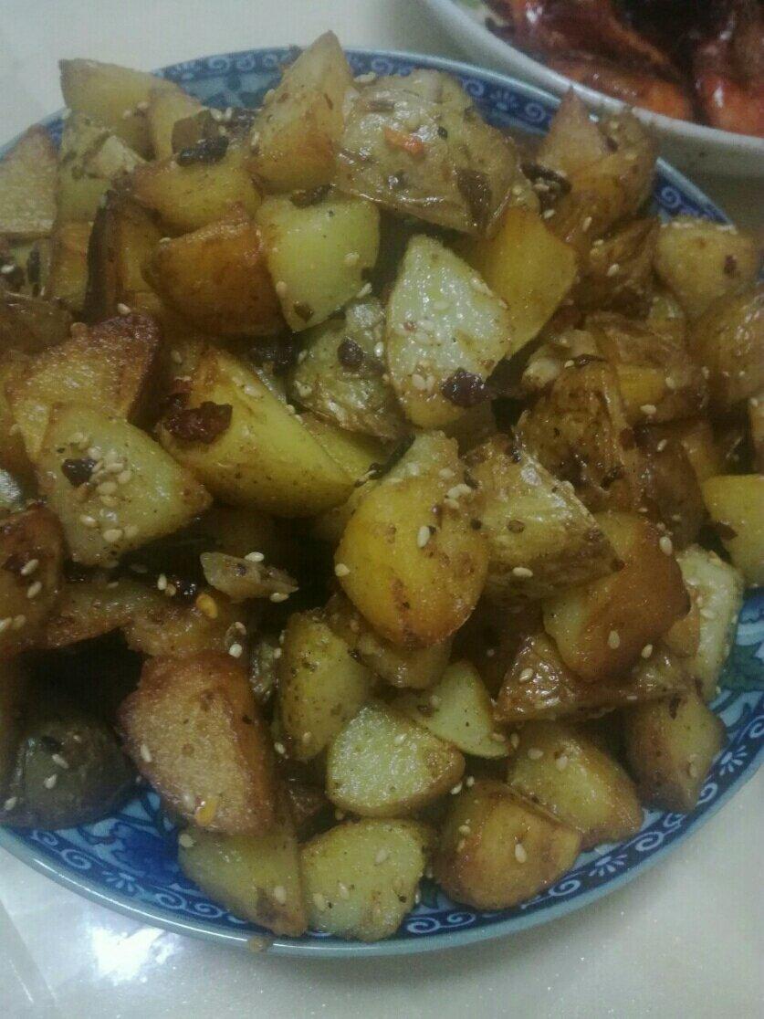 蒜香土豆块【孔老师教做菜】