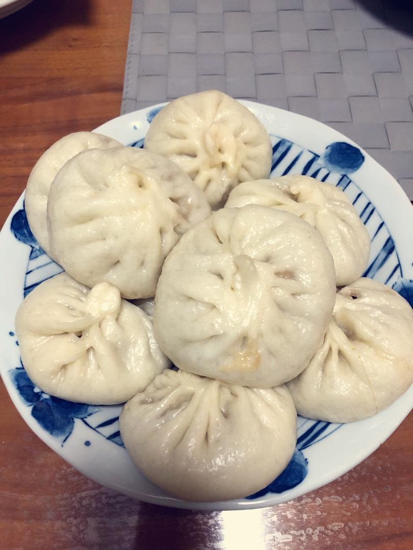 鲜美多汁的洋葱牛肉包子