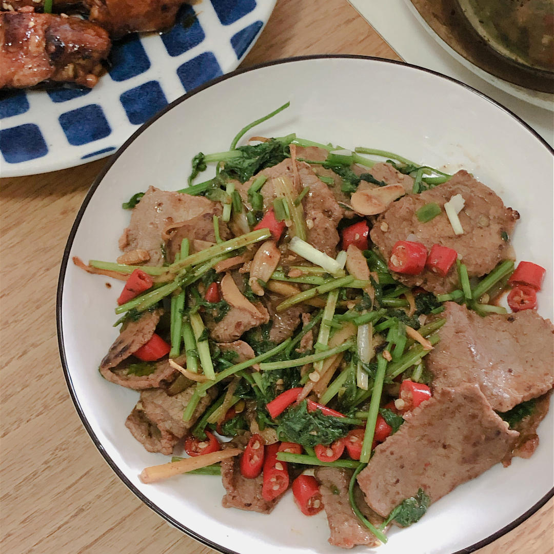 小炒牛肉（小白也可以做的超好吃！！）