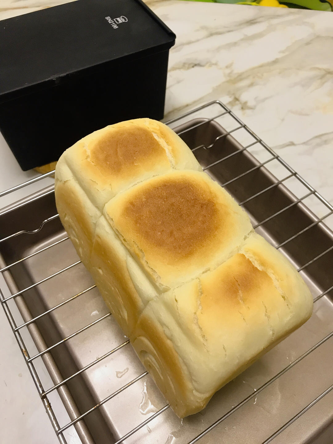 好松软好可口的“醇熟牛奶吐司”，想知道是怎么做的吗？