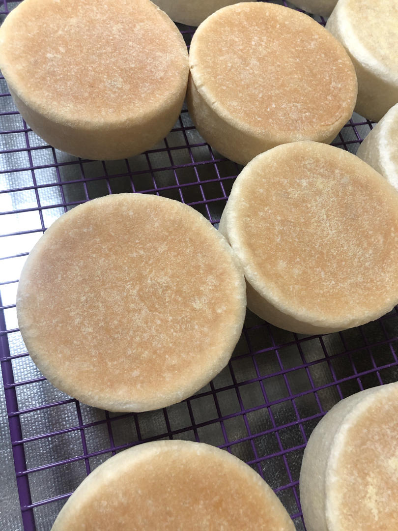 猪柳蛋麦满分 —英式玛芬胚English muffin