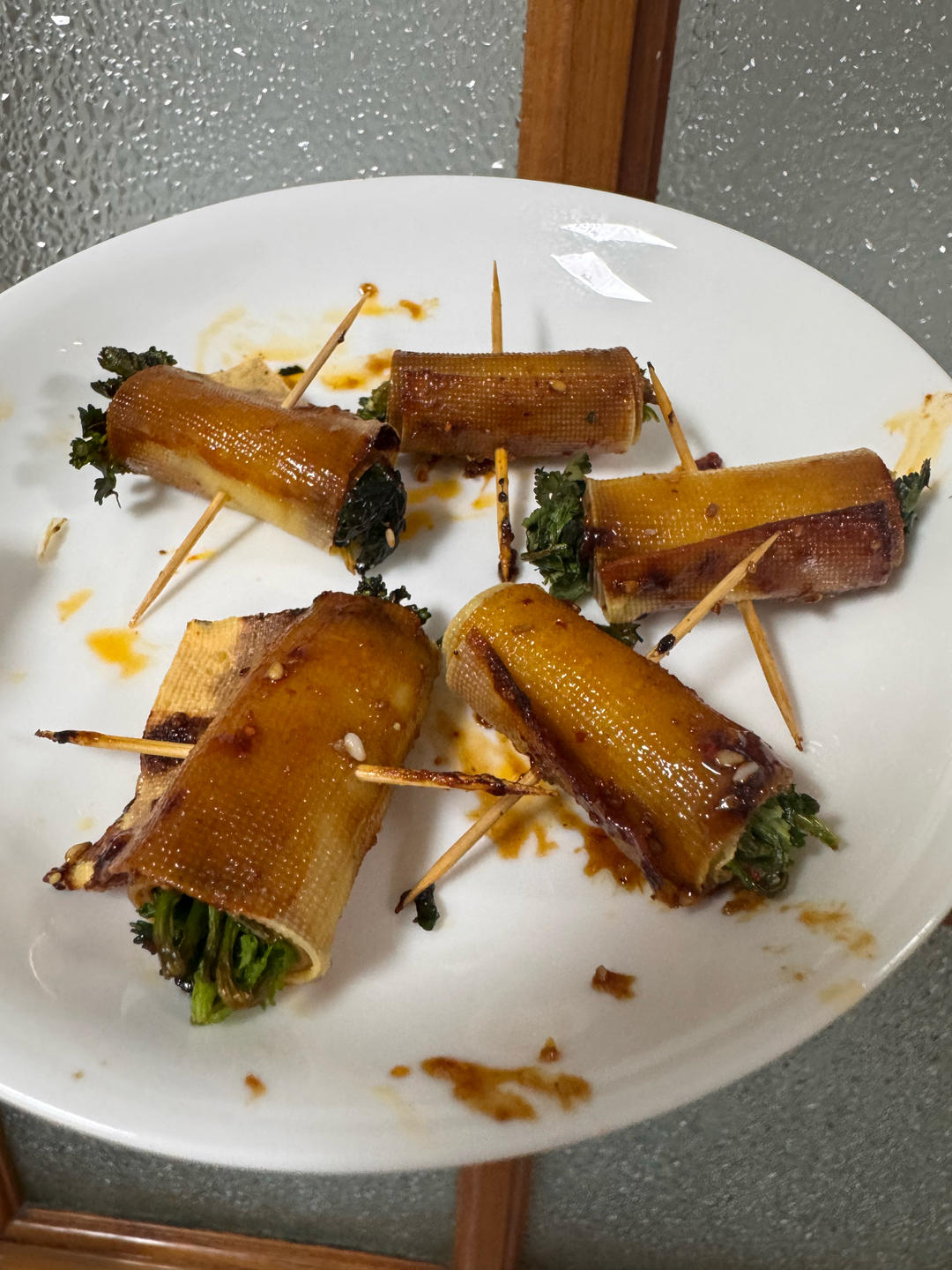 豆皮香菜、金针菇卷