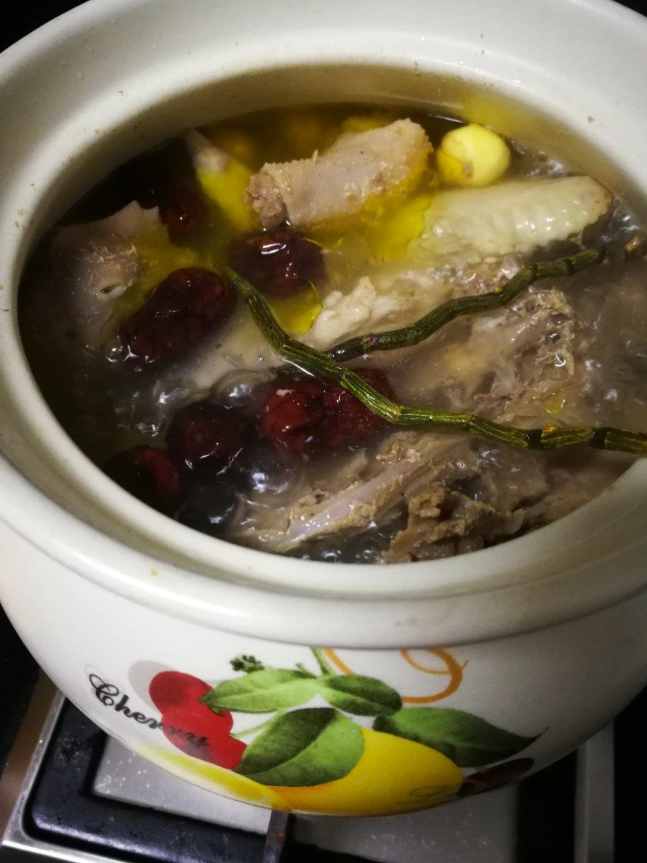 虫草花老母鸡汤