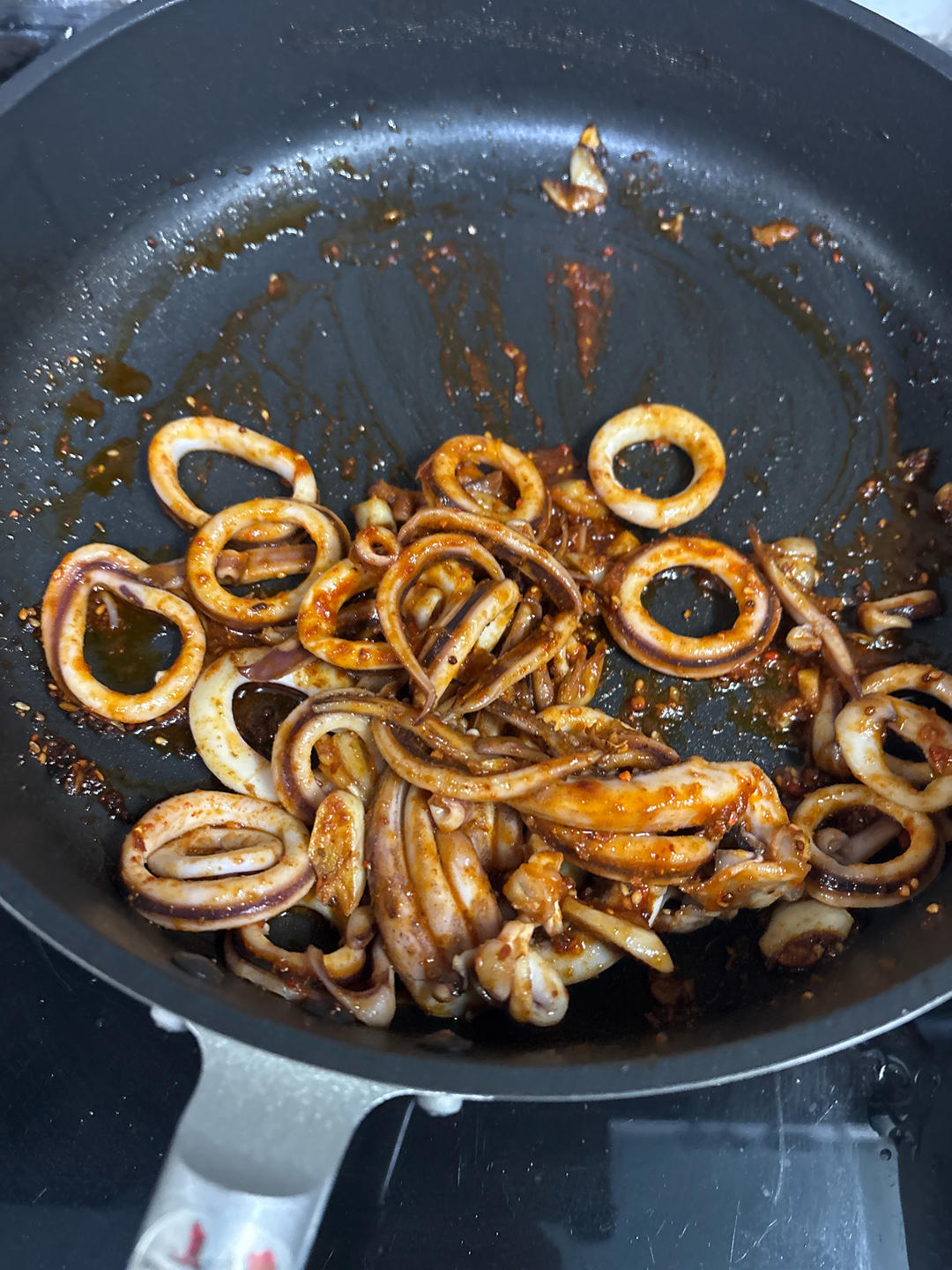 鲜美的酱油焖笔管鱿鱼