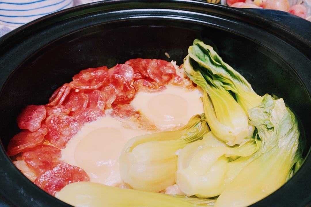 广式腊味煲仔饭